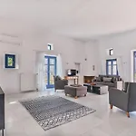 Nola Traditional With Pool And Amazing Sea Views, Villa Paro