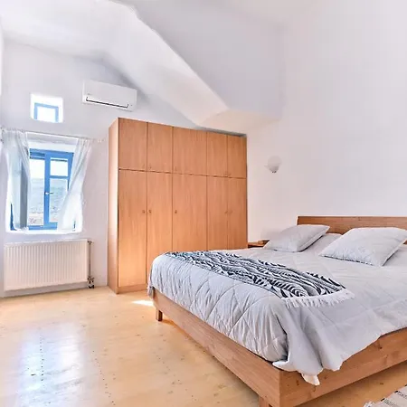 Nola Traditional With Pool And Amazing Sea Views, 빌라 *