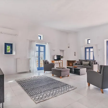 Nola Traditional With Pool And Amazing Sea Views, Villa Márpissa